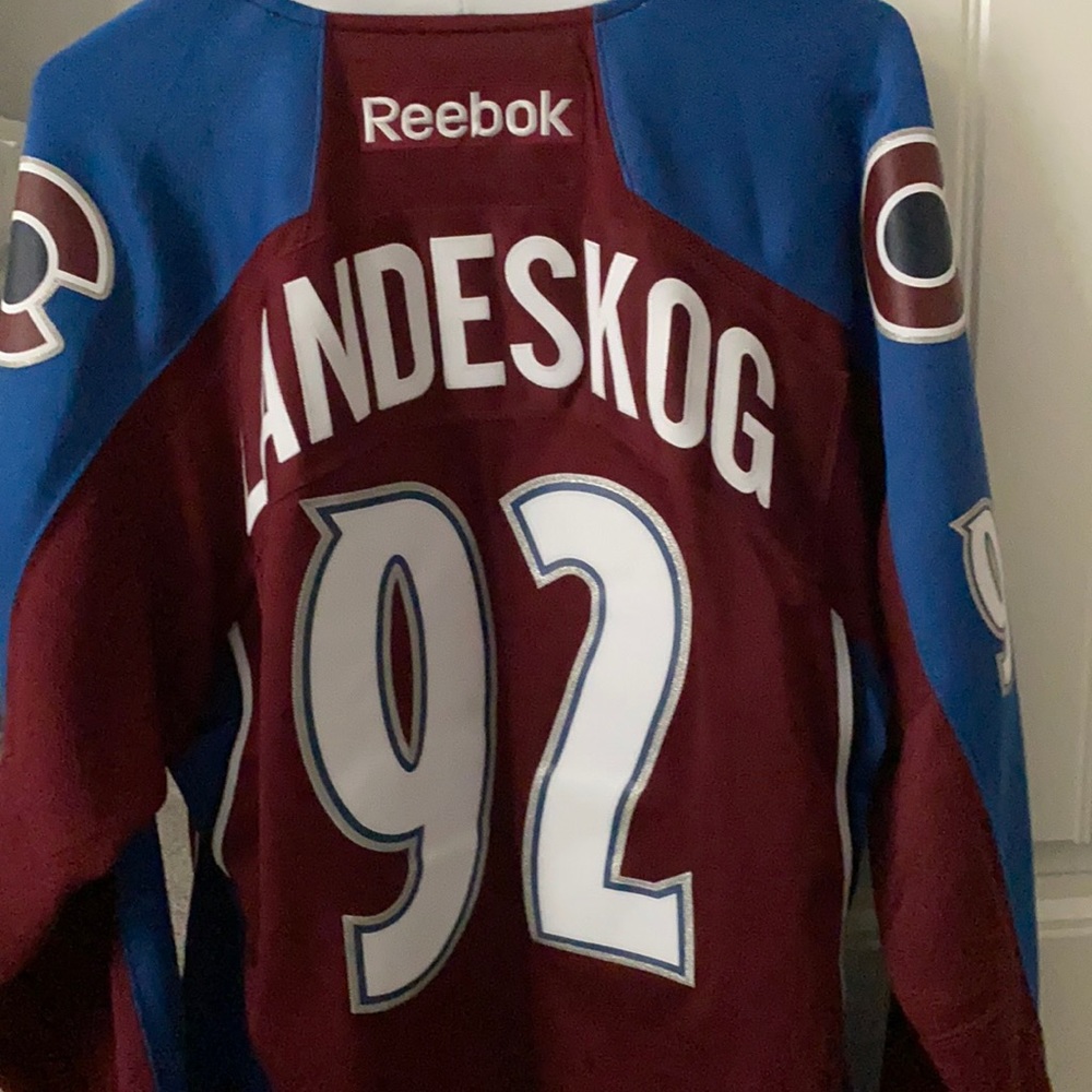 Colorado avalanche jersey, Landeskog!
